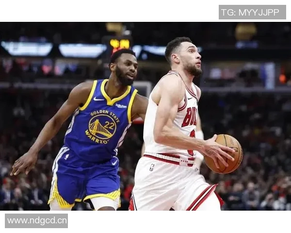 萨城对决库里拉文三分雨下19分4板2助1断展现全能表现 萨城对决库里拉文三分雨下19分4板2助1断展现全能表现