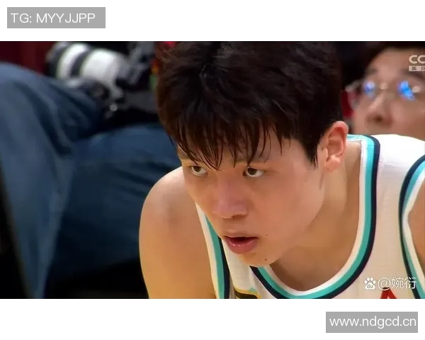 杨瀚森精彩单打尤班克斯背运转身动作大个子难以企及的绝技