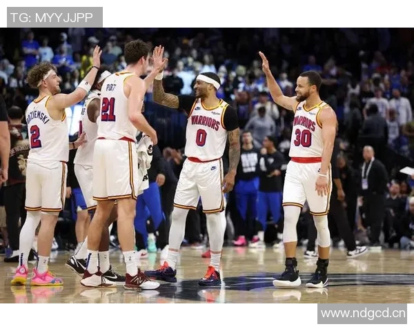 库里称赞小佩顿化学反应良好拦拆配合默契展现球队默契精神 库里称赞小佩顿化学反应良好拦拆配合默契展现球队默契精神