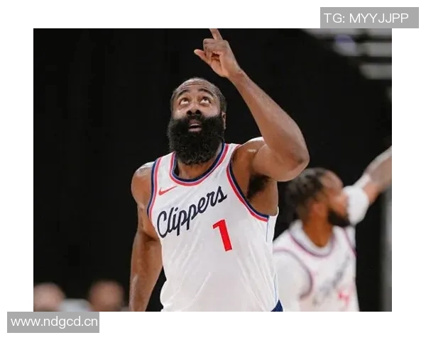 考辛斯直言快船已无希望哈登小卡球迷身份难掩球队困境