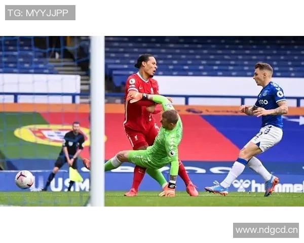 因斯建议利物浦冬窗引进拜仁于帕以增强后防稳定性