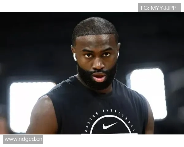 杰伦布朗直言AI泛滥发际线粉蹭对手引发热议