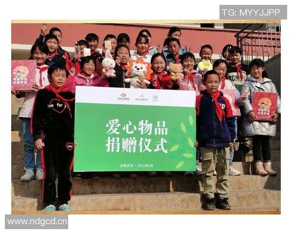 曼城球员哈兰德迪亚斯携手探访儿童医院捐赠超1300份温暖礼物 曼城球员哈兰德迪亚斯携手探访儿童医院捐赠超1300份温暖礼物