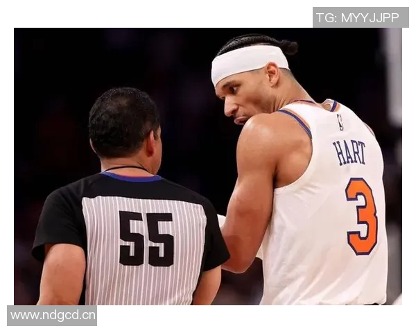 尼克斯全员发力半场领先黄蜂25分哈特表现出色三球状态低迷