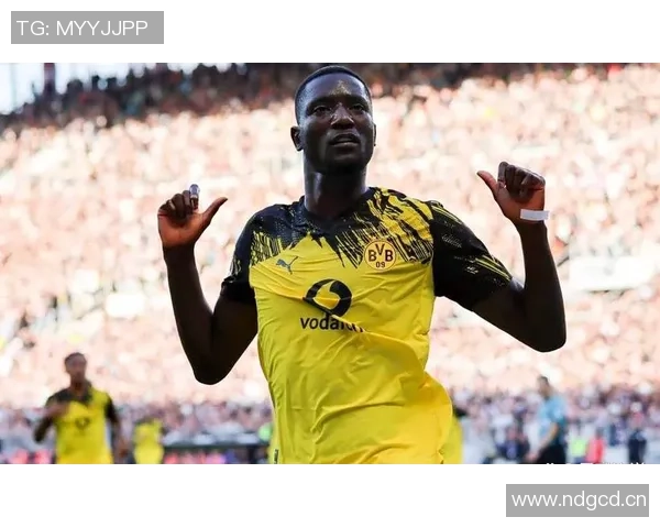 德国总理默茨提前离场错失多特绝杀圣保利的精彩瞬间 德国总理默茨提前离场错失多特绝杀圣保利的精彩瞬间