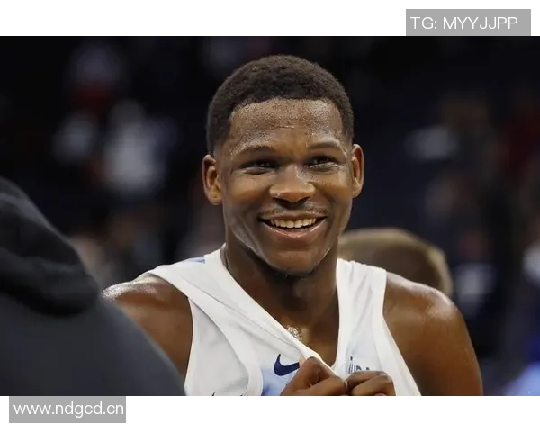 爱德华兹半场状态低迷仅得7分四项数据表现平平引发关注 爱德华兹半场状态低迷仅得7分四项数据表现平平引发关注