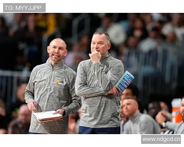 阿德尔曼强调球队中锋短缺需全力以赴不抱怨的决心与态度 阿德尔曼强调球队中锋短缺需全力以赴不抱怨的决心与态度