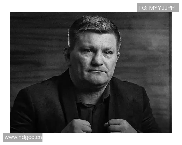 曼城致敬拳王哈顿今日齐聚曼彻斯特大教堂为他送行 曼城致敬拳王哈顿今日齐聚曼彻斯特大教堂为他送行