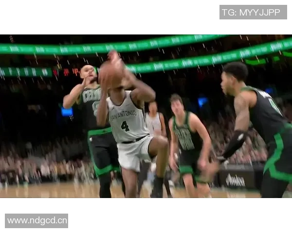 德里克怀特自信满满夏季训练让球队有望实现突破与成功 德里克怀特自信满满夏季训练让球队有望实现突破与成功